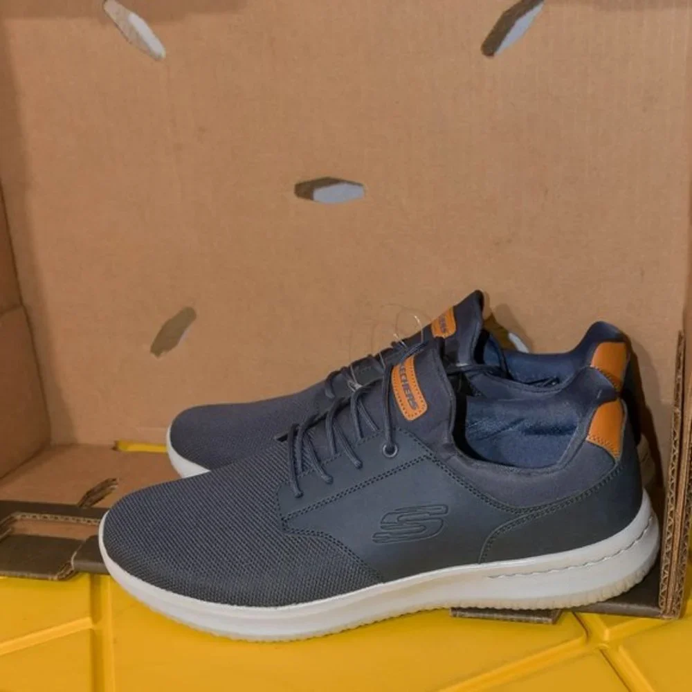 Skechers men delson